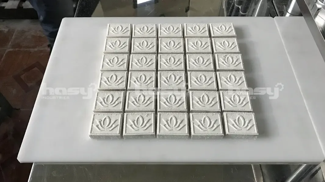 Khay bánh khảo đã ép